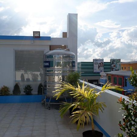 Rosetta Guest House Ormoc Exteriör bild