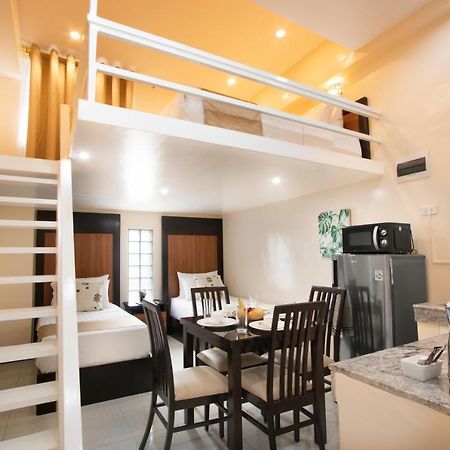 Rosetta Guest House Ormoc Exteriör bild