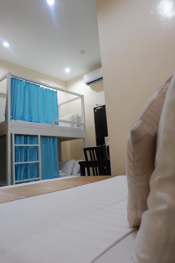 Rosetta Guest House Ormoc Exteriör bild