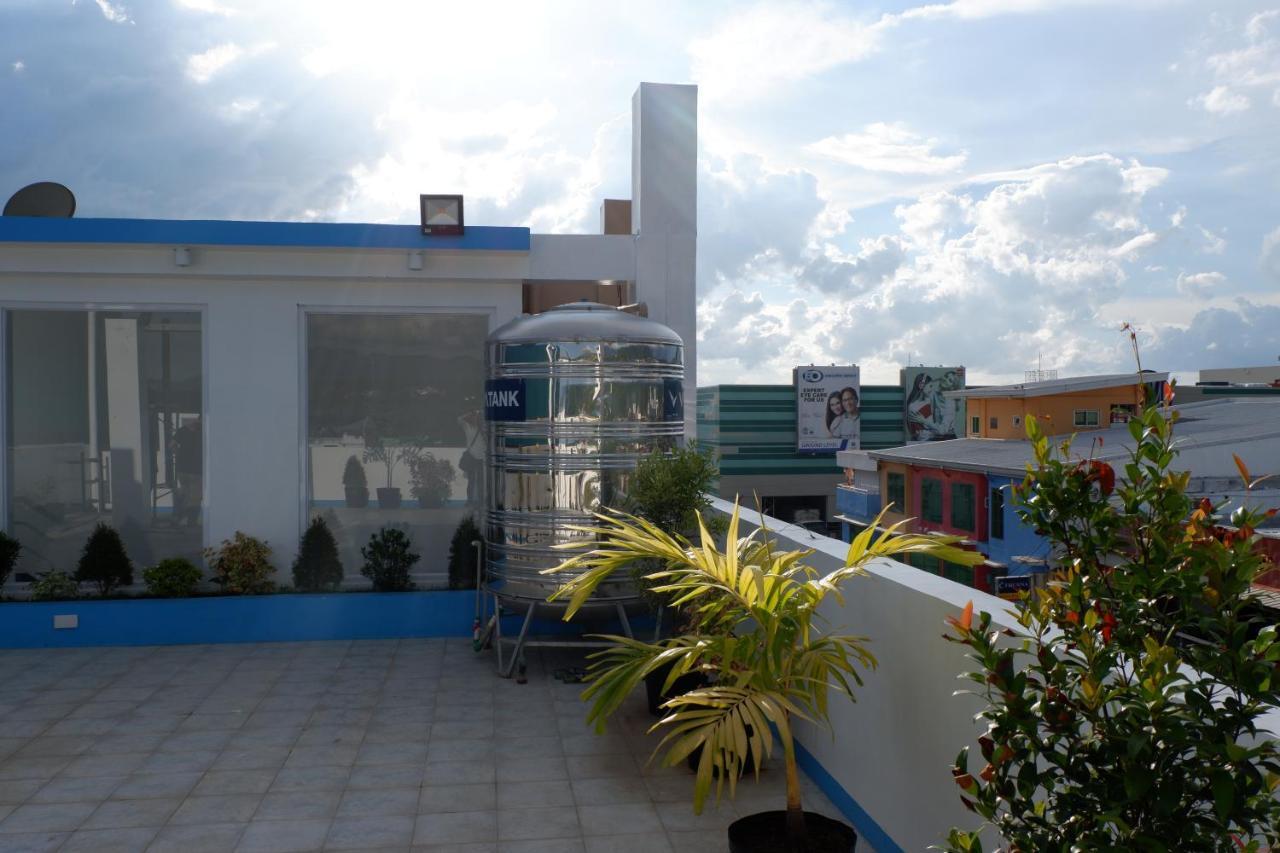 Rosetta Guest House Ormoc Exteriör bild