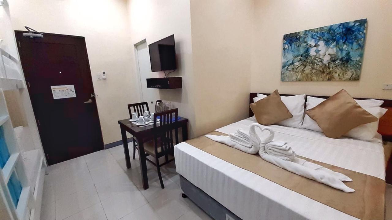 Rosetta Guest House Ormoc Exteriör bild